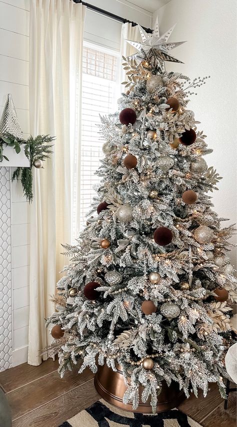 White Tree For Christmas, Gold Beads Christmas Tree, Flocked Christmas Tree Neutral Decor, Flocked Christmas Tree 2024, Christmas Decor Ideas Flocked Tree, Rustic Christmas Tree Flocked, Christmas Tree With Flocked Ornaments, Flocked Christmas Tree With Brown Decor, Neutral Christmas Tree Flocked