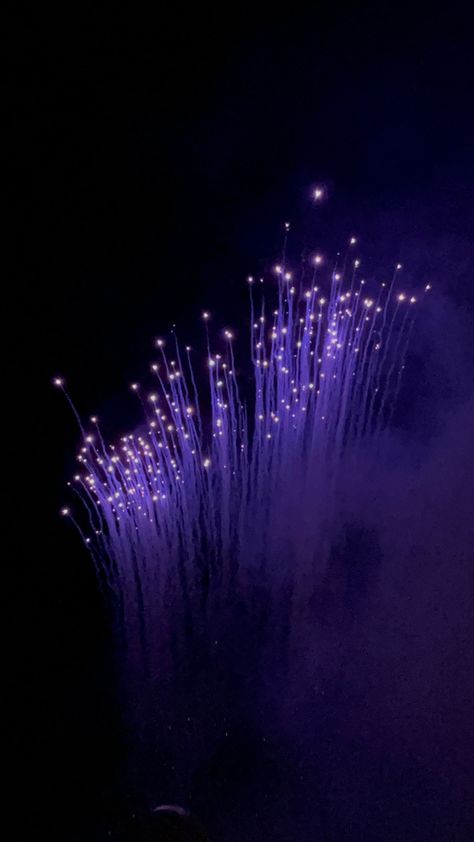 Purple Fireworks Aesthetic, Songs Astethic, River Mural, Rainbow Fireworks, Purple Fireworks, Vintage Tiktok, Fireworks Aesthetic, Yellow Night, Flashing Lights