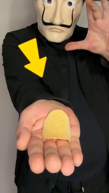 Magic Tricks Tutorial, Magic Tricks Revealed, Magic Tricks For Kids, Coin Tricks, Cool Magic Tricks, Easy Magic Tricks, Easy Magic, Card Tricks, Magic Tricks