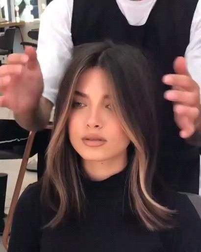 Pin on Quick saves Hair Contouring, Hair Color Underneath, Brunette Hair With Highlights, Dark Hair With Highlights, Brown Hair Balayage, Chic Hairstyles, Hair Inspiration Color, Hair Envy, Core I7