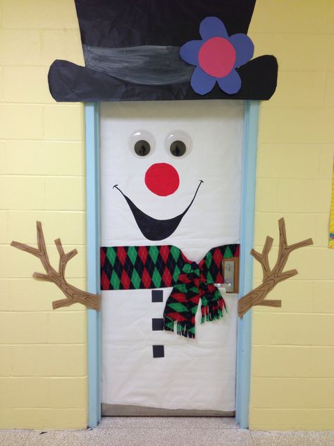 Classroom door decoration Christmas Winter Classroom Door, Classroom Door Decorating, Diy Christmas Door Decorations, Door Decorations Classroom Christmas, Holiday Door Decorations, Classroom Christmas Decorations, Diy Christmas Door, Christmas Door Decorating Contest, Christmas Classroom Door