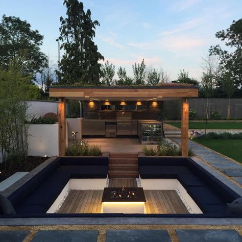 Outdoor Barbecue Area, Sunken Fire Pits, Garden Seating Area, Backyard Seating, Modern Backyard, Bbq Area, Outdoor Gardens Design, Backyard Fire, Fire Pit Backyard