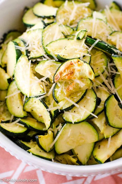 UMM... YUM! Cooking zucchini in the air fryer was so easy and even more tasty than cooking it on the stove! #air #fryer #zucchini #fries #chips #best #parmesan Grilled Chicken Side Dishes, Lasagna Side Dishes, Vegetarian Fried Rice, Air Fryer Zucchini, How To Cook Zucchini, Side Dishes For Chicken, Mint Salad, Zucchini Squash, Air Dryer