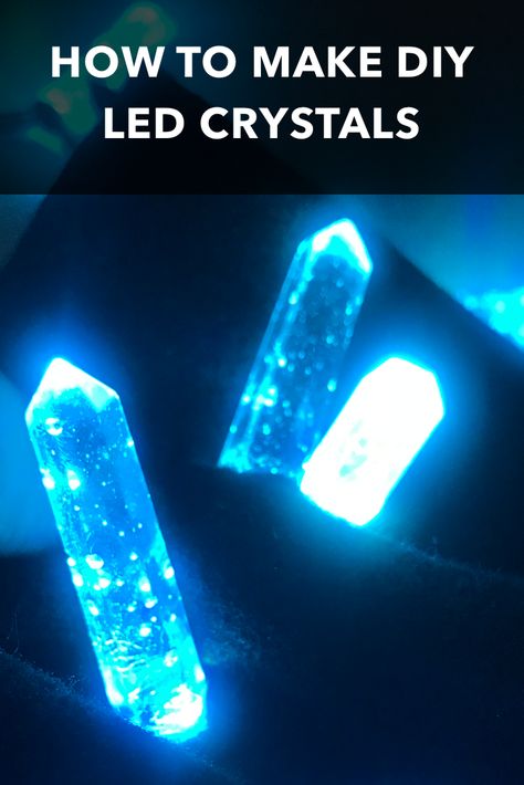 Light Up Resin Art, Resin Lights Diy, Diy Crystal Crafts Ideas, Epoxy Resin Lamp Diy, Resin Light Diy, Epoxy Molds Ideas, Lights In Resin, Resin Molds Ideas, Diy Epoxy Resin Projects