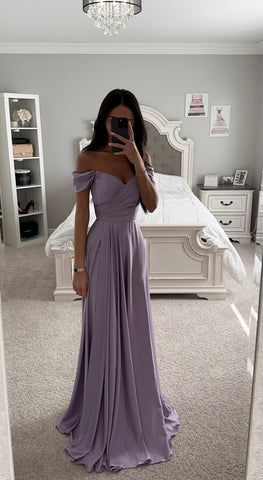 LAVENDER A-LINE SATIN GOWN – DDMINE Classy Prom, Deb Dresses, Classy Prom Dresses, Stunning Prom Dresses, Elegant Prom Dresses, Prom Dress Inspiration, Cute Prom Dresses, Pretty Prom Dresses, Prom Outfits