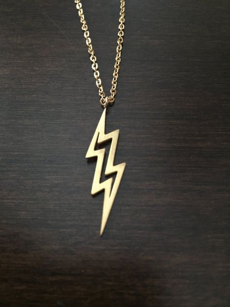 Lightning Bolt Light, Mens Necklace Fashion, Lightning Necklace, Mens Silver Pendants, Olive Jewelry, Cat Necklace Gold, Lightning Pendant, Gold Lightning, Lightning Bolt Necklace