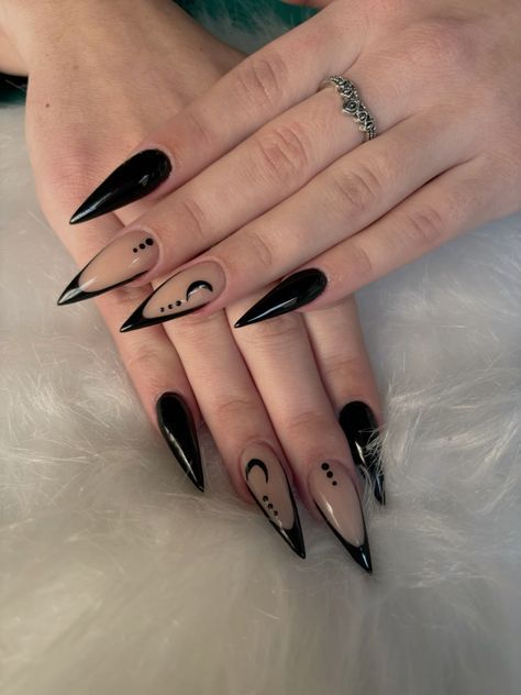 #nails #nailart #nailidea  #nailsacrylic  #nailsinspo  #nailfashion #springnails#nailsummer Moon Design On Nails, Goth Stilleto Nail, Witchy Gel Nails, Fall Witchy Nails, Nails With Moon Design, Witchy Nails Acrylic, Black Moon Nails, Black Witch Nails, Witchy Nail Ideas