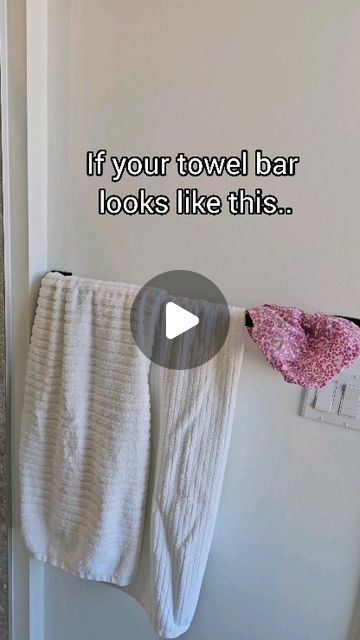 𝙉𝙖𝙩𝙖𝙨𝙝𝙖 | 𝙄𝙣���𝙩𝙚𝙧𝙞𝙤𝙧 𝘿𝙚𝙘𝙤𝙧 | 𝙇𝙞𝙛𝙚𝙨𝙩𝙮𝙡𝙚 on Instagram: "Double towel bar for the win! 

Comment SHOP to get the links! 

#smallbathroomsolutions #smallbathrooms #towelbar #renterfriendlyupgrades #renterhacks #homeupgradeideas #smallbathroomdecor #bathroomupgrades #buildergradetocustommade" Apartment Bathroom Towel Rack Ideas, Multiple Towel Rack Ideas, Bathroom Towel Bar Placement, Small Bathroom Towel Hanging Ideas, Towel Hanger Ideas Bathroom, Shower Towel Rack Ideas, How To Decorate Bathroom Towels, How To Hang Towels In Bathroom, Towel Bar Placement