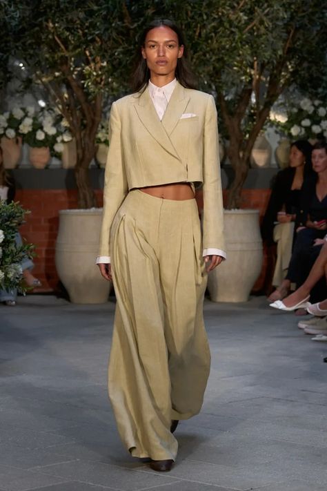 Runway 2025 Spring Summer, 2025 Runway Fashion, Spring Summer 2025 Runway, Spring Fashion 2025, Spring 2025 Fashion, Ss 2025 Fashion Trends, Spring Summer 2025, 2025 Runway, Runway 2024