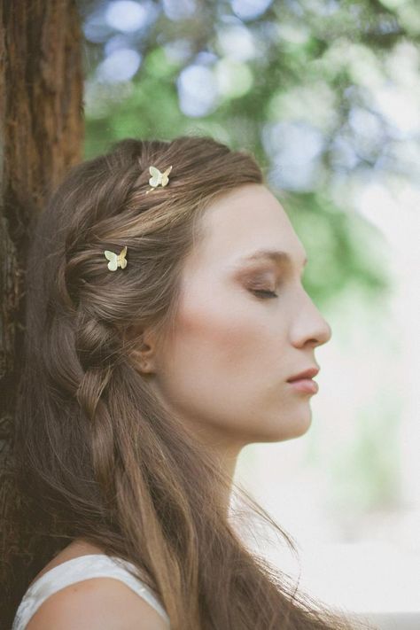 Weddings Are Throwing Back to the 90s and We Love It #wedding #bride #accessory #butterflyclip #fashion #trend #throwback Butterfly Bobby Pins, Butterfly Hair Pins, Cottagecore Hair, Hair Accessories Gold, Butterfly Hair Accessories, Butterfly Hair Clips, Gold Hair Accessories, Bridal Hair Clip, Butterfly Hair Clip