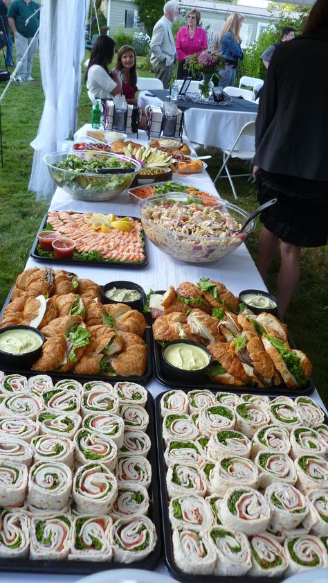 reception buffet Bachlorette Ideas Food, Fall Wedding Foods, Cheap Cocktail Hour Food, Rehearsal Dinner Food Ideas, Cheap Birthday Party Food, Graduation Brunch Ideas, Grad Party Food Table, Buffet Food Ideas Party, Open House Food