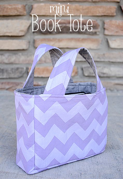 Scripture Case, Tote Tutorial, Book Tote Bag, Bag Sewing, Mini Book, Mini Tote Bag, Bag Patterns To Sew, Tote Pattern, Sewing Projects For Beginners