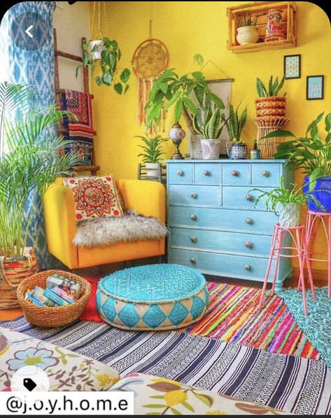 Bohemian Style House, Bohemian Style Interior Design, Bohemian Style Interior, Boho Styl, Bright Rooms, Colourful Living Room, Boho Room, A Living Room, Colorful Furniture