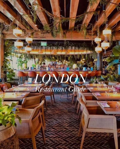 cozy restaurant in the city of London with a warm atmosphere Best Restaurants London, London Dinner, Rooftop Brunch, Brunch Bar, Brunch Cafe, Restaurants In London, Brunch Places, London Guide, Brunch Restaurants