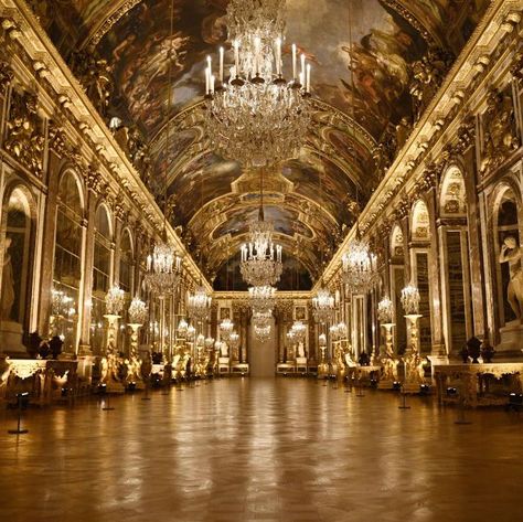 Versailles Hall Of Mirrors, Chateau Versailles, Versailles France, Royal Party, Castle Aesthetic, Party Hall, Hall Of Mirrors, Royal Aesthetic, French History