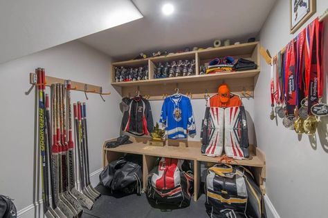 Home Hockey Locker Room, Basement Hockey Room, Hockey Gear Storage In Garage, Mudroom Hockey Storage, Hockey Garage Storage, Garage Hockey Storage, Hockey Locker Diy, Hockey Lockers In Garage, Hockey Bag Storage Ideas