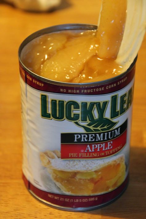 Susan's Disney Family: Easy Apple Pie, with Lucky Leaf, a great dessert for the holidays #Giveaway #BakethisHolidaySpecial Quick Apple Pie Recipe, Quick Apple Pie, Apple Pie Lattice, Dutch Apple Pie Recipe, Making Apple Pie, Apple Pie Recipe Homemade, Apple Pie Filling Recipes, Apple Pie Recipe Easy, Homemade Apple Pie Filling