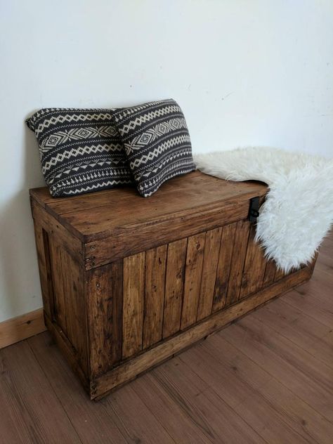 Storage Ottoman Bench Wood, Wooden Chest Bed End, Wooden Blanket Chest, Storage Trunks Bedroom, Bedroom Trunk, Ottoman Wooden, Wooden Chest Trunk, Wooden Chests, Rustic Storage Bench