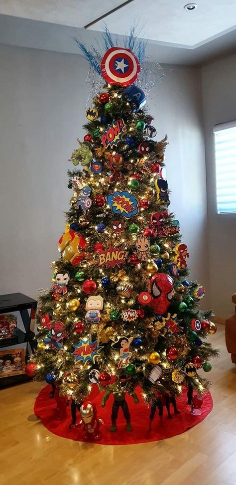 Christmas Tree Ideas Decorating, Ideas Decoracion Navidad, Superhero Christmas, Pencil Christmas Tree Ideas, Diy Superhero, White Christmas Tree Ideas, Christmas Trees For Kids, Christmas Tree Decorating Themes, Flocked Christmas Trees Decorated