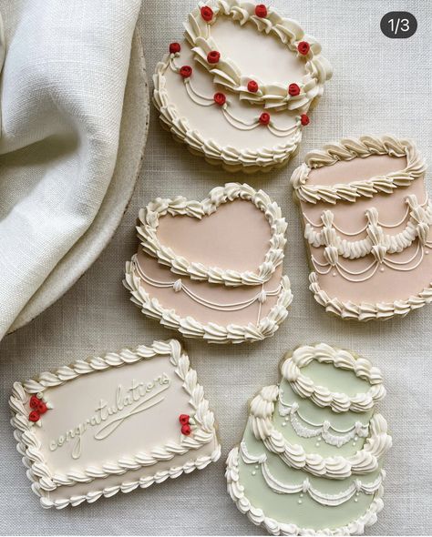 Cookie Decorated Cake, Vintage Decorated Cookies, Cakes Decorated With Cookies, Cute Cookies Decorated, Birthday Icing Cookies, Cookies For Birthday Party, Vintage Sugar Cookies, Fun Decorated Cookies, Cute Decorated Cookies