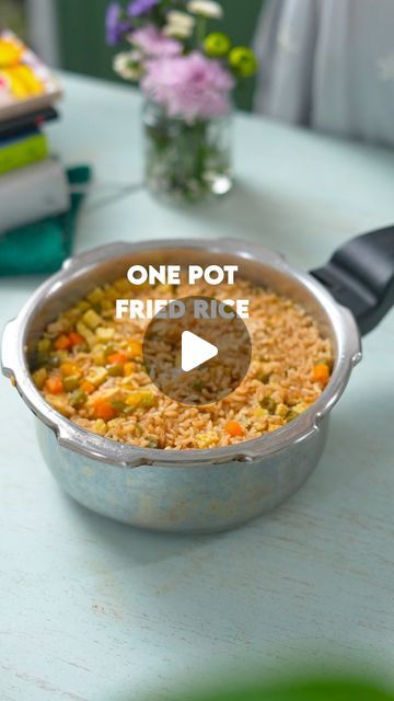 Aruna Vijay on Instagram: "One pot fried rice ✨✨

Monday morning is always a chaos, and easy one pot recipes is a saviour. This recipe with a little meal prep js so easy to prepare & super nutritious too. Do try this tiffin box recipe and you are sure to love it . 

[ [ Monday morning, tiffinbox, school lunch, easy tiffin ideas,, healthy snacks, one pot meals, healthy lunch , cooker meals ] 

#easyrecipes #breakfastrecipes #backtoschoolrecipes #tiffinboxrecipeforkids #kidslunchideas #onepotmeal #vegetablesrice #" Morning Tiffin Recipe, School Tiffin Recipes Indian, Quick Tiffin Recipes, Easy Tiffin Recipes Indian, School Tiffin Ideas, Veg Lunch Recipes Indian, One Pot Fried Rice, Lunch Box Recipes Indian, Tiffin Recipe Indian