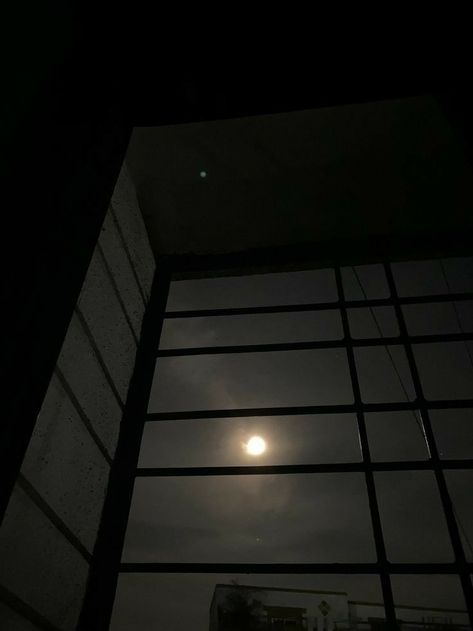 Moon Sky Pictures, Moon Pics Night, Night View Aesthetic, Good Night Snap, Night Out Snap, Night Moon Aesthetic, Night Snaps, Night Moon Images, Night Sky Aesthetic