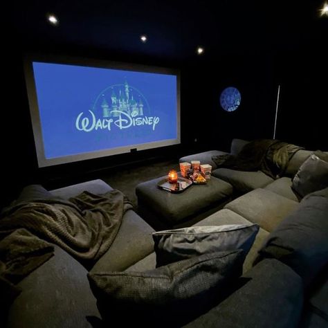 Cinema Room Decor, Movie Theater Rooms, Home Theater Room Design, Theater Room Design, Movie Room Decor, Home Cinema Room, At Home Movie Theater, Home Theater Rooms, Home Theater Design