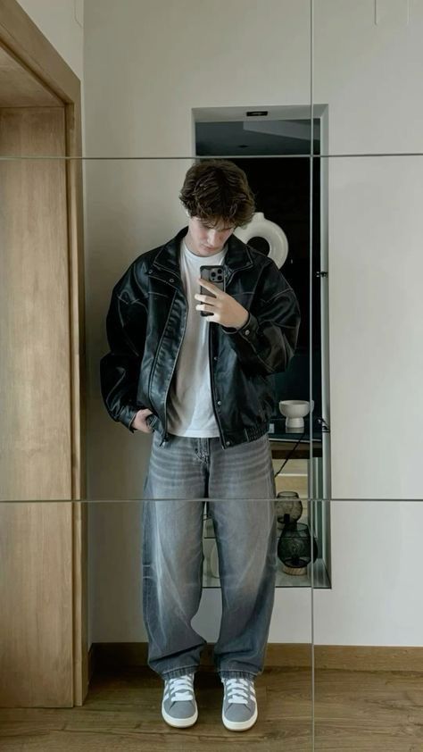 Men Different Styles, Baggy Fits For Men, Men Outfits Jacket, Baggy Jeans On Men, Men Baggy Fashion, Man Styles Outfit, Jacket And Jeans Outfit Men, Guys Winter Outfits Casual, Fashion Inspo Outfits For Men