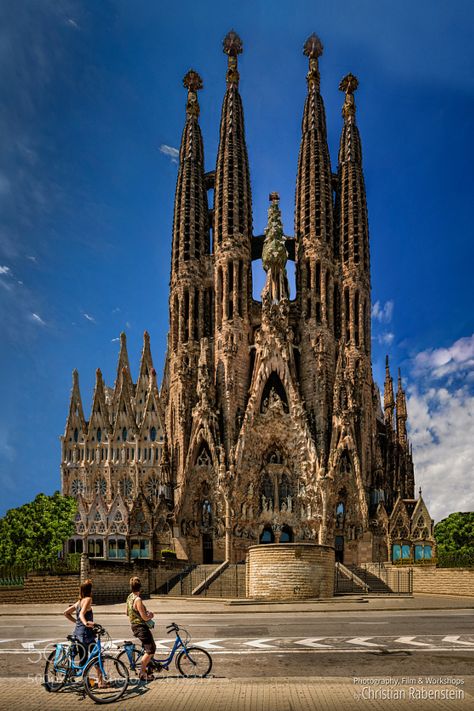 Look At La Sagrada Familia Go to http://iBoatCity.com and use code PINTEREST for free shipping on your first order! (Lower 48 USA Only). Sign up for our email newsletter to get your free guide: "Boat Buyer's Guide for Beginners." Sagrada Familia Aesthetic, Familia Aesthetic, Church Aesthetic, Antonio Gaudí, Castle Ruins, Barcelona Travel, Famous Landmarks, Famous Places, Dream Destinations