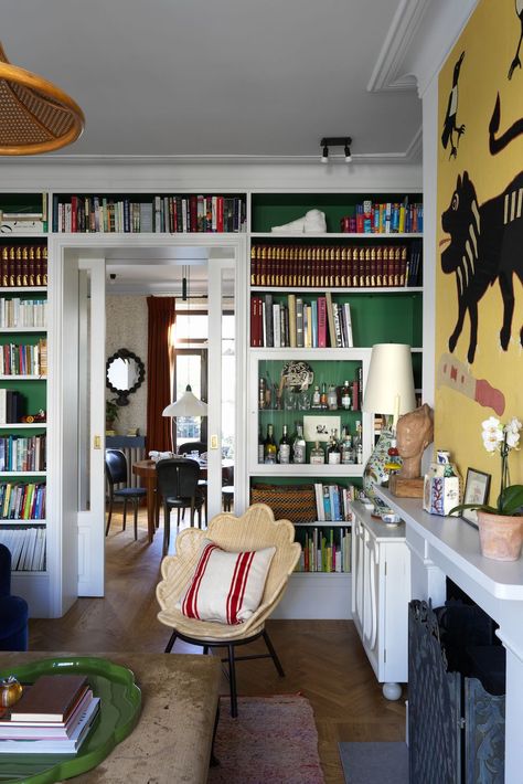 Beata Heuman, Painted Bookshelves, Yellow Living Room, Design Apartment, Interior Modern, Boho Interior, A Living Room, Home Decor Trends, Architectural Digest