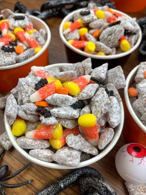 Halloween Muddy Buddies are a delicious treat to share with party guests. The dessert, also called puppy chow, is super easy to make and serves a crowd. The muddy buddy recipe only requires a few ingredients and takes less than 20 minutes to make. #ad #sponsored #Halloweentreatsweek #recipe #original #halloween #peanutbutter #puppychow #fall #easy #holiday Halloween Muddy Buddies, Cracker Treats, Muddy Buddy Recipe, Beef Recipes Easy Quick, Chex Mix Recipes Original, Puppy Chow Chex Mix Recipe, Muddy Buddies Recipe, Chex Mix Puppy Chow, Muddy Buddy