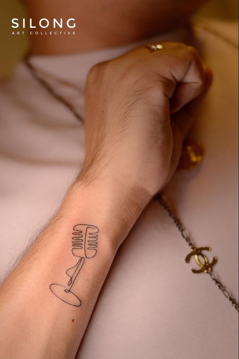 Karaoke Tattoo Ideas, Simple Microphone Tattoo, Tiny Microphone Tattoo, Tattoo For Singers, Small Microphone Tattoo, Old Microphone Tattoo, Abstract Music Tattoo, Singing Tattoo Ideas, Music Lover Tattoo Ideas