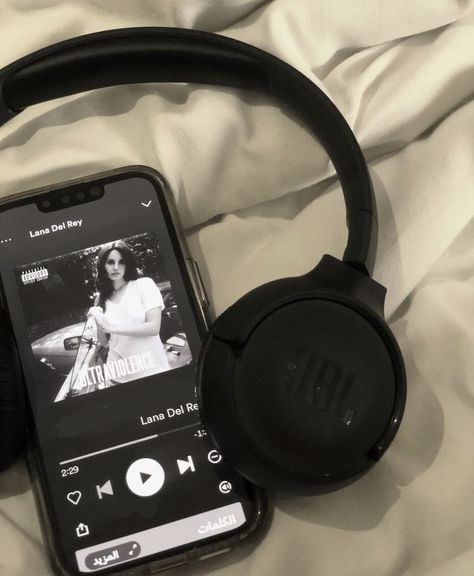 Chill Playlist, Avatar Art, Jbl Headphones, Capas Samsung, Black Headphones, Interesting Information, Music Aesthetic, Telegram Channel, Foto Ideas Instagram