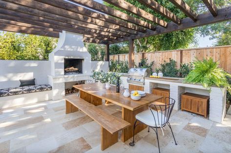 Outdoor Kitchen And Dining, Mediterranean Patio, Covered Backyard, Design Grill, Grill Station, Outdoor Dining Spaces, Kitchen Patio, Kitchen Outdoor, Teak Dining Table