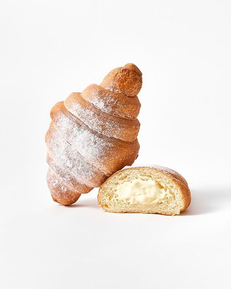 Food Composition Photography, Muffin Photography Food Styling, Brioche Photography, Bakery Photography Ideas, Bakery Products Photography, Bakery Food Photography, Croissant Photography, Pastry Photography, Bakery Photography