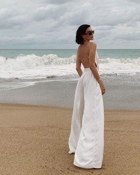 17 Items Fashion Insiders Own That Are Under $200 Brittany Xavier, Summer Photoshoot, Grad Pics, Beach Photoshoot, Mode Inspo, Beach Dress, Holiday Outfits, Affordable Fashion, Summer Looks