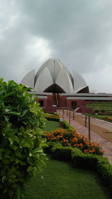 Lotus Temple Delhi Photography, Delhi Snaps, Lotus Temple Delhi, Delhi Aesthetic, India Aesthetic, Creative Snaps, Mumbai Travel, Delhi City, Creative Snaps For Snapchat