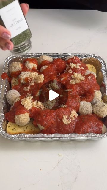 Kate Heintzelman on Instagram: "texas toast meatballs can get it 😍" Meatball Sub Casserole, Meatball Sub, Texas Toast, December 11, Quick Easy Meals, Easy Recipes, Meatballs, Quick Easy, Get It