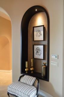 Wall Niche Styling, Arched Niche Decor, Art Niche Decorating Ideas, Decorating A Niche In A Wall, Niche Ideas Living Room, Wall Niches Ideas, Wall Niche Decor Ideas, Niche Decor Ideas, Niche Decorating Ideas