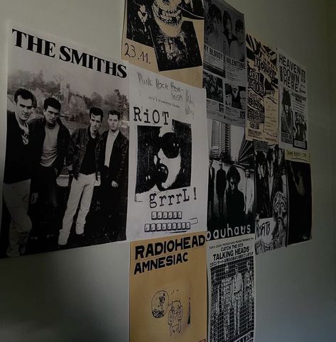 Band Grunge Aesthetic, The Smiths Bedroom, Room With Posters Aesthetic Grunge, The Smiths Room Decor, The Smiths Girl Aesthetic, 80’s Room Aesthetic, 90s Grunge Aesthetic Posters, Grunge Bedroom 90s, 80s Goth Aesthetic