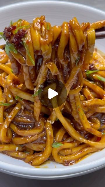 Ramano. on Instagram: "Easy miso udon with honey chilli!! Order the chilli oils via link in my bio!! Ingredients- Miso paste Noodle water Honey chilli (order from the link in bio) Soy sauce Dark soy sauce Rice wine Garlic Scallion Sesame seeds More honey chilli #noodles #udon #easyrecipes #chillioil #quickrecipes #dinner #slurp" Noodles Udon, Chilli Noodles, Miso Udon, Soy Sauce Rice, Dark Soy Sauce, Miso Paste, Rice Wine, Sesame Seeds, Quick Recipes