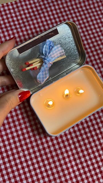 Altoid Tin Ideas Outside, Altoid Tin Ideas Diy Gift, Altoid Container Crafts, Crafts With Match Boxes, Crafts To Try For Adults, Mint Box Diy, Altoid Tin Gift Ideas, Altoid Can Crafts, Things To Do With Altoid Tins