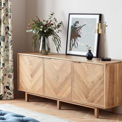 Sideboard Styles, Sideboard Modern, Sideboard Decor, Sideboards Living Room, Lacquer Furniture, Muebles Living, Living Room Essentials, Wooden Sideboard, Oak Sideboard