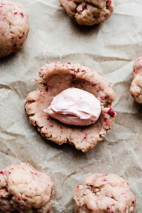 Cinnamon Heart Cookies, Raspberry Cheesecake Filling, Soft Cookies Christmas, Blackberry Cheesecake Cookies, Frosting Stuffed Cookies, Raspberry Meltaway Cookies, Buttercream Stuffed Cookies, White Chocolate Raspberry Cheesecake Cookies, Raspberry Butter Cookies