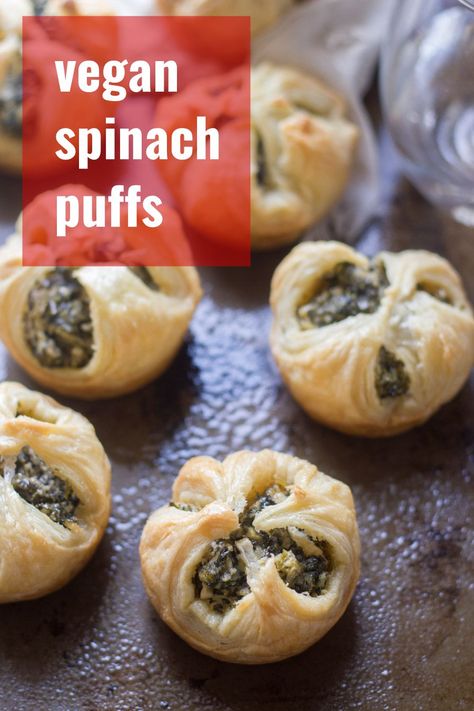 Spinach Puffs, Spinach Vegan, Vegan Finger Foods, Spinach Puff, Puff Pastry Shells, Vegan Apps, Dairy Free Appetizers, Vegan Appetizers Recipes, Vegan Appetizer