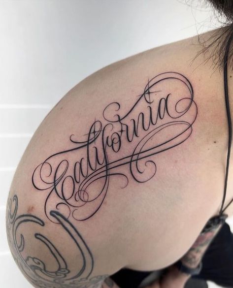 Vertical Tattoo Lettering, Celine Tattoo Name, Princess Script Tattoo, Caligraphy Tattoos Women, Spanish Lettering Tattoos, Lettering Tattoos For Women, Lettering Styles Tattoo, Califas Tattoo, Cursive Lettering Tattoo