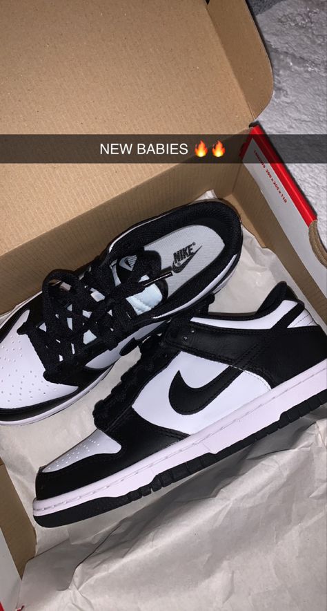 Nike Dunk Lows Panda, Pandas Nike Dunks Outfit, Nike Shoes Women Trendy, Panda Jordans, Nike Dunk Panda Outfit, Nike Dunk Low Panda Outfit, Dunk Panda Outfit, Nike Panda Dunks Outfit, Outfits With Panda Dunks