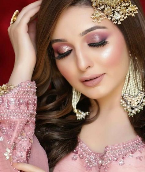 Pink Mauve Eye Makeup, Pink Dress Eyeshadow Look, Night Party Makeup Look Indian, Soft Party Makeup Look Pakistani, Engagement Make Up, Pink Saree Makeup Look, Soft Party Makeup, Korean Pink Makeup, Party Makeup Looks Pakistani