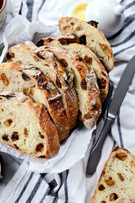 Cinnamon Raisin Bread Recipe, Sweet Chicken, Cinnamon Raisin Bread, Artisan Bread Recipes, Raisin Bread, Fruit Bread, Cinnamon Raisin, No Knead Bread, Cinnamon Bread