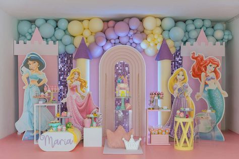 Princess Superhero Party, Baby Princess Birthday Party, Princesses Birthday Party Ideas, Disney Princess Backdrop, Disney Princess Party Ideas, Princess Theme Party Decorations, Princesses Birthday Party, Disney Princess Decorations, Princess Party Ideas